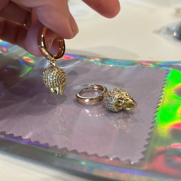 Gold crystal pavé skull earrings with gold plated earring huggie. New/Handmade - Picture 4 of 6